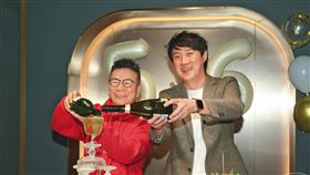 2023年沈玉琳（左）除了為自己56歲的生日宴辦記者會，還替錢毅（右）新開的餐酒館站台，可見他擁有一定的媒體關注度與商業魅力。