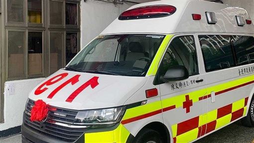 新北女墜落摔人行道上！四肢骨折倒血泊中