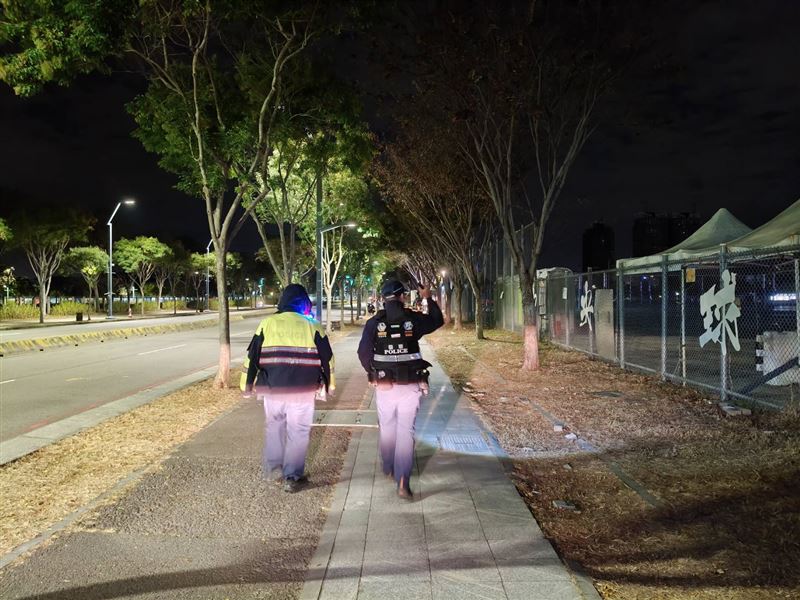 警義消出動近800員強化跨年晚會現場安檢、維安，以及人流動線引導、路口指揮與緊急應變。(圖／台中市警局提供)