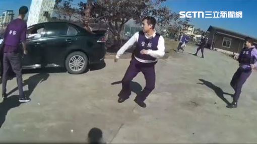農地40槍響！逮槍砲犯畫面曝光　3警濺血