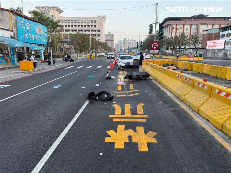 初步肇事原因研判，疑似王女路口搶快，是否為闖紅燈仍需調閱相關影確認。（圖／翻攝畫面）