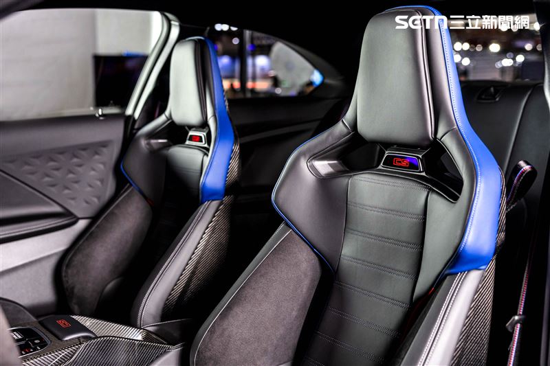BMW M碳纖維賽車桶型座椅。（圖／BMW提供）