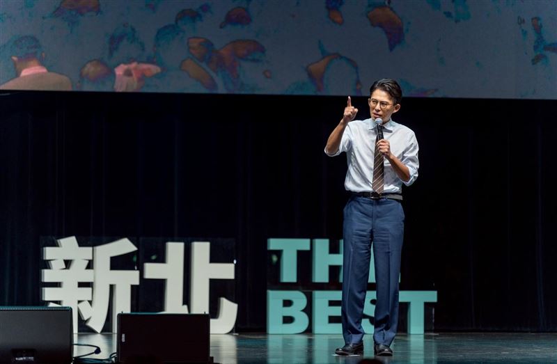 資深媒體人詹凌瑀發文寫下，2025 封關盤點：年度最墮落政治人物，非黃國昌莫屬。（圖／翻攝自黃國昌臉書）