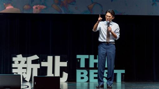 媒體人：年度最墮落政治人物非黃國昌莫屬