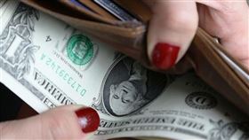 2026 翻身元年來了！日本理財專家橫山光昭警告：再不改5件事，你一輩子恐怕會窮到底。（圖／翻攝自pixabay網站、創意市集提供） 