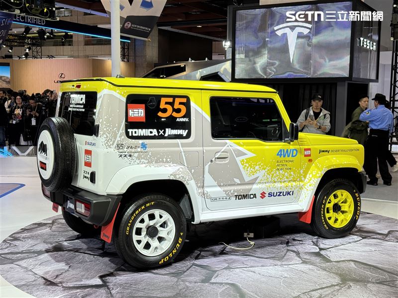 輪胎前後採用不同配色，刻意營造出奔向戶外、躍入自然的動態感受。（圖／記者鍾釗榛攝）