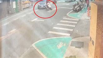彰80歲嬤慘被撞飛摔地　8騎士路過無人理