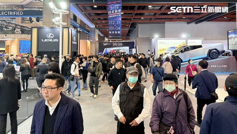 台北車展他刷4台成最大戶　觀望人潮多