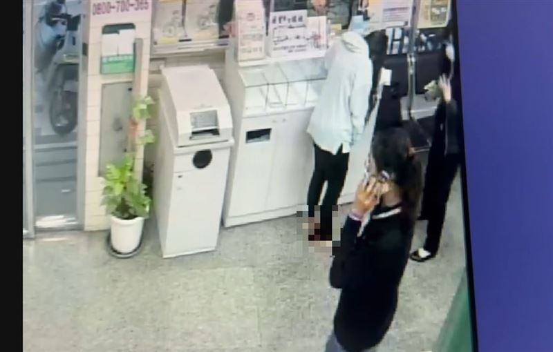 懷孕39週的孕婦前往彰化員林市中正路郵局辦業務，突然羊水破裂求助。(圖／翻攝畫面)