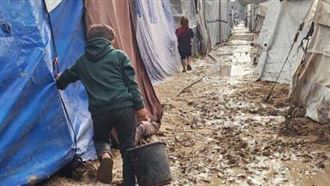 面臨冬季暴雨，加薩四處都是泥濘。（圖／翻攝自X平台 @Hamzasharif5750）