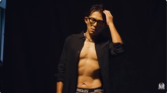 黃國昌釋減肥寫真片　賴品妤驚喊這句