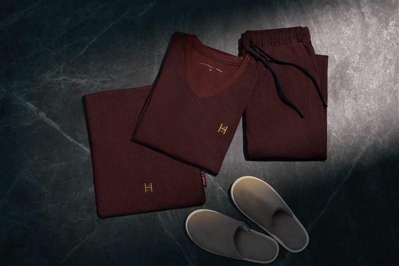 星宇航空攜手英倫高級訂製品牌HUNTSMAN，於長程航線推出全新睡衣。（圖／星宇航空提供）