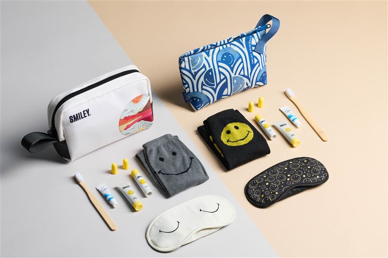 星宇航空豪華經濟艙SMILEY聯名過夜包明年2月底改版，經濟艙全新過夜包明年4月中推出。（圖／星宇航空提供）