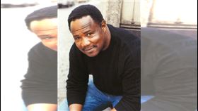 美國演員小伊塞亞維特洛克（Isiah Whitlock Jr.）曾在HBO犯罪影集「火線重案組」中飾演腐敗政客。（圖／翻攝自imdb）