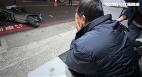 新／悲傷跨年夜！高雄貨車撞死駕駛跪地（圖／翻攝畫面）