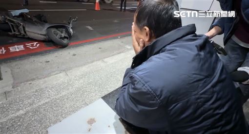 新／悲傷跨年夜！高雄貨車撞死駕駛跪地