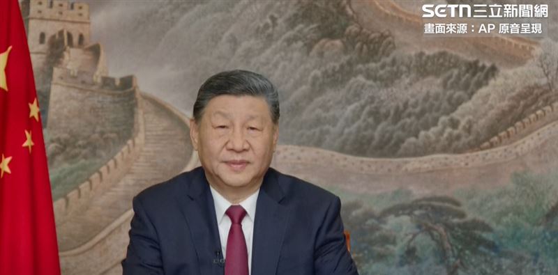 習近平透過央視及網路平台，向全國發表2026年新年賀詞。（圖／AP原音呈現）