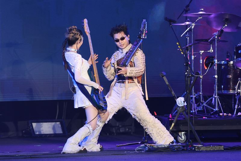 美秀集團唱台北跨年。（圖／記者趙于瑩攝影）