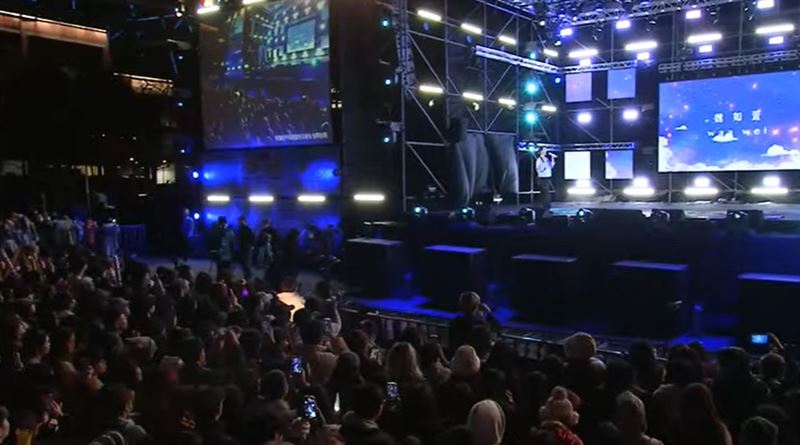 魏如萱熱情喊話：「我的歌迷呢！」。（圖／翻攝自台中麗寶跨年｜三立新聞網 YT）