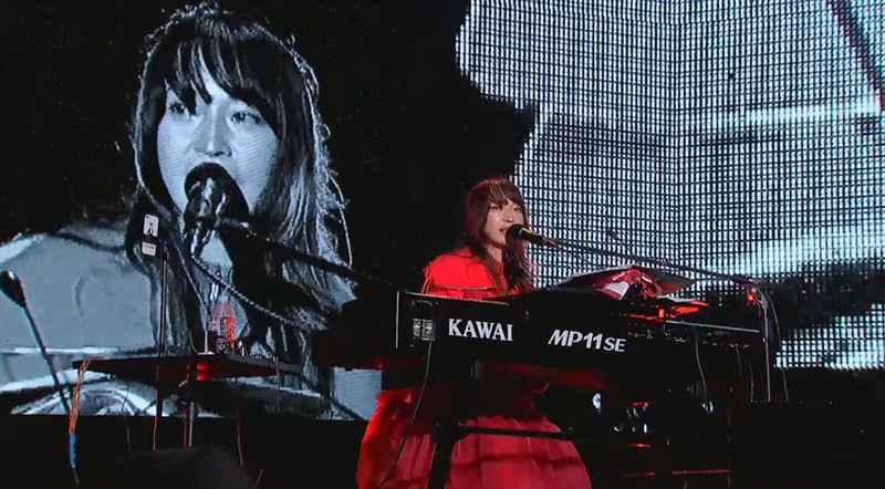 日本創作歌手樋口愛自彈自唱。（圖／東森電視提供）