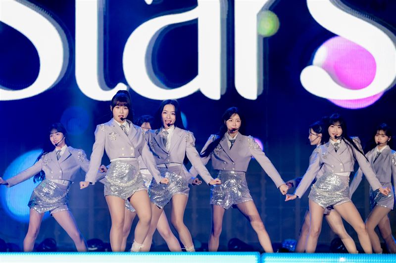 Wing Stars獻上超強刀群舞。（圖／年代電視提供）