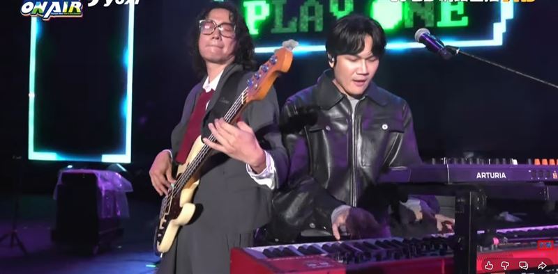 宇宙人元旦首唱。（圖／翻攝自YT）