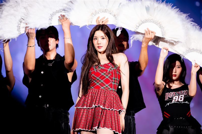 權恩妃首次來台跨年。（圖／年代電視提供）