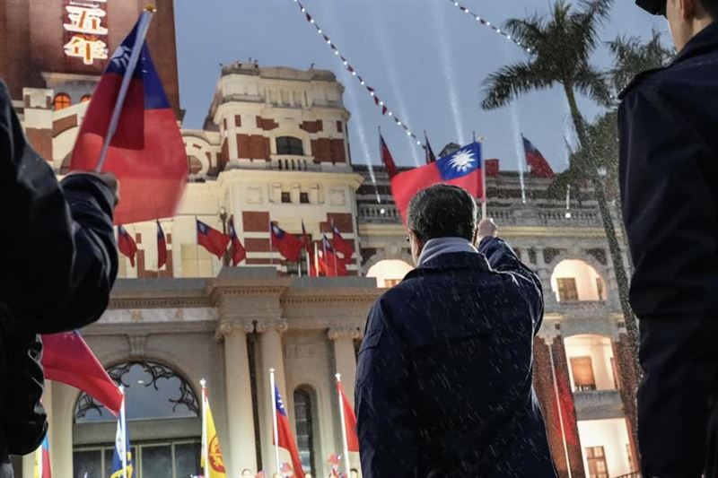 卓榮泰新年盼總預算趕快審議。(圖/翻攝卓榮泰臉書)