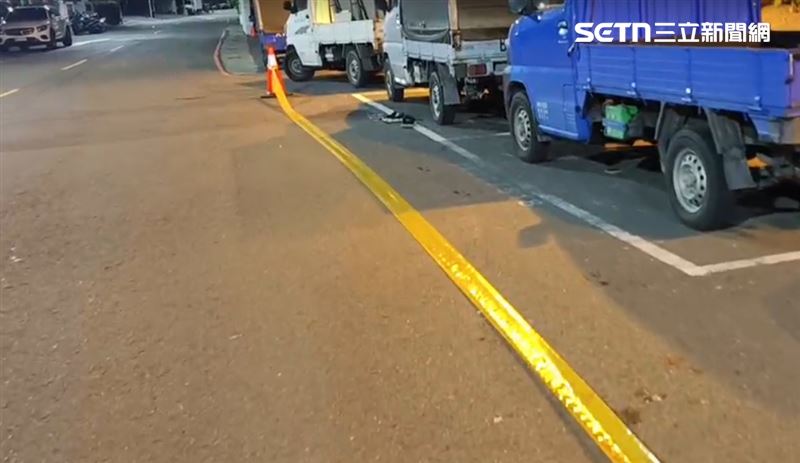 劉男一怒之下亮出改造手槍，槍口對準人群連轟4槍，這一刻，人命在他眼中，輕如鴻毛。（圖／翻攝畫面）