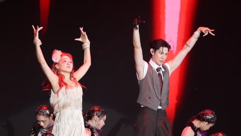 DJ圓圓與夏和熙登上北跨。（圖／記者鄭孟晃、趙于瑩攝影）