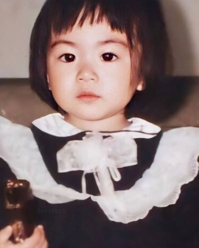 南韓女團AOA前成員珉娥在社群上發出小時候的照片，親自揭開童年時期陰影。（圖／翻攝自IG @new.kma）