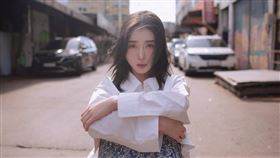 南韓女團AOA前成員權珉娥在元旦發文，提及長期累積的心理創傷。（圖／翻攝自IG @new.kma）