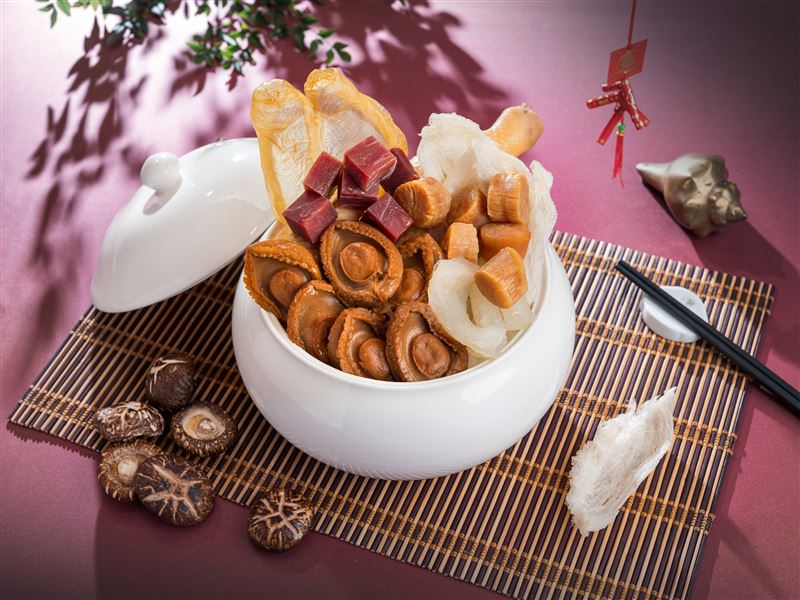 「雅閣」中餐廳，推出廣受饕客喜愛的年節限定版「極品佛跳牆」。（圖／飯店旅宿業者提供）