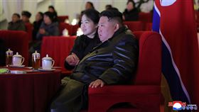 金正恩與女兒金主愛活動中互動頻繁。（圖／美聯社／達志影像）