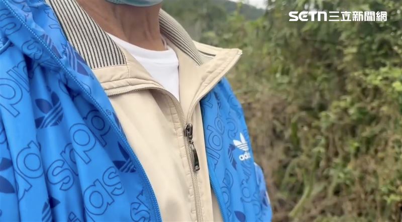 鄰居提到林女數度哽咽。（圖／記者呂彥攝影）