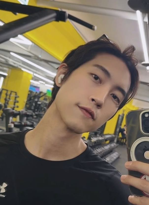 范姜彥豐曬自拍。（圖／翻攝自IG @zack_fanchiang）