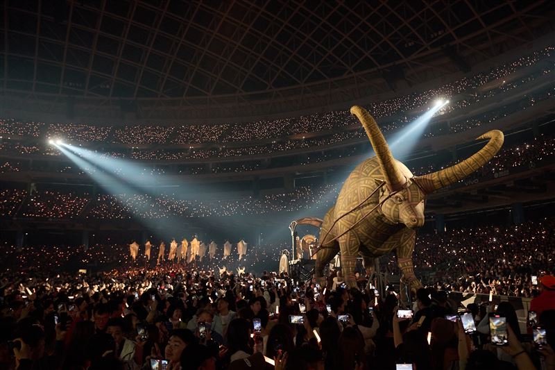 蔡依林笑虧朋友將巨型公牛說成大象。（圖／凌時差提供）