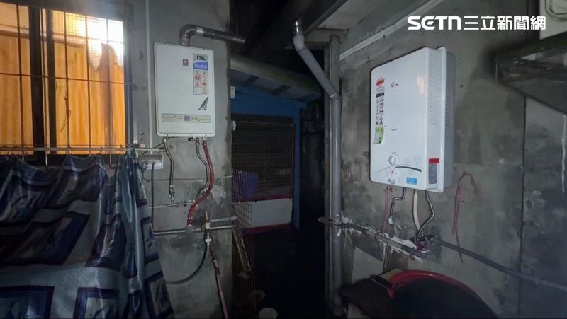 1樓住戶熱水器被偷後,急忙安裝新的1台應付寒流。(圖/翻攝畫面)
