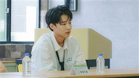 黃信赫飾演屢屢違規、情緒失控的學生。（圖／小公視提供）