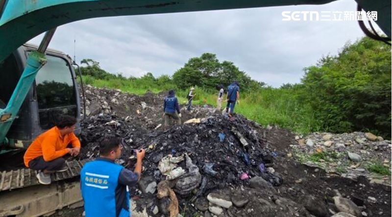 陳姓男子為首的「土尾集團」；該集團橫行中彰雲嘉，非法傾倒高達 1 萬 6,204 立方公尺的廢棄物，體積足以填滿 7 座奧運規格游泳池。（圖／中檢提供）