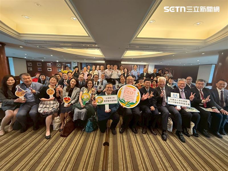 臺中醫院黃元德院長表示，身為婦產科醫師，對於近幾年新生兒出生率年年下降感到憂心，所以決定配合政府幼兒政策提供醫療照顧之外。(圖/翻攝畫面)