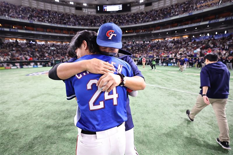 看到臺灣隊長陳傑憲旅日的打拼生涯與經歷，讓球迷直呼「眼淚像水龍頭一樣，完全關不住」。（圖／牽猴子 提供）