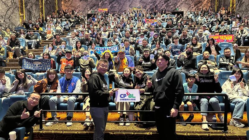 12強冠軍紀錄片電影《冠軍之路》元旦上映，首日票房衝破862萬。（圖／牽猴子提供）