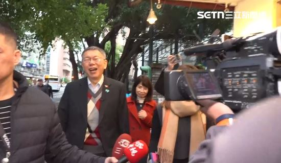 柯文哲被問是否展現後黃國昌時代主導力時仰天大笑（圖／翻攝畫面）