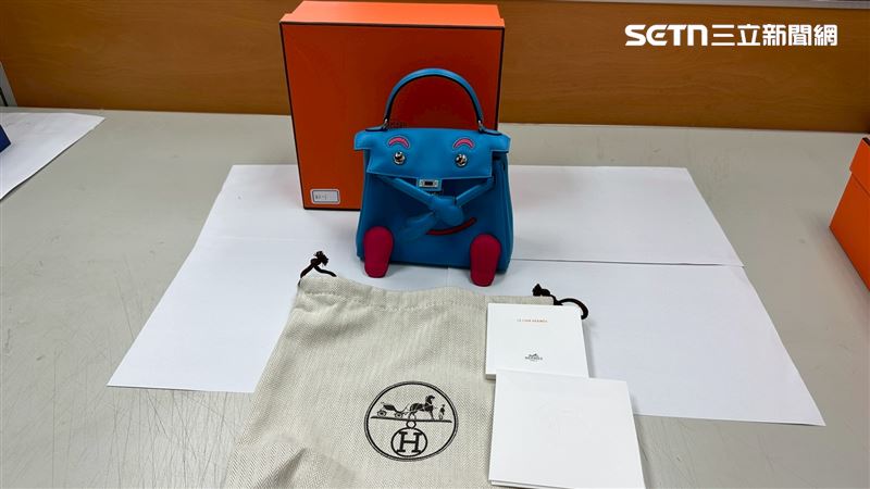 愛馬仕Kelly Dolly就要價百萬元。(圖/翻攝畫面)