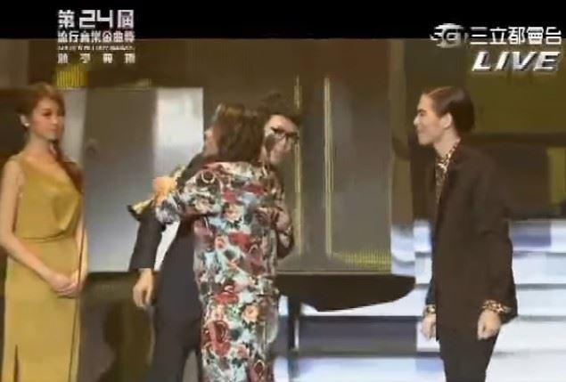 葛仲珊透露,已逝世將近1年的音樂人方大同曾在夢中出現,彷彿來「託夢」留下靈感,兩人還短暫交談。(圖/翻攝自葛仲珊IG)