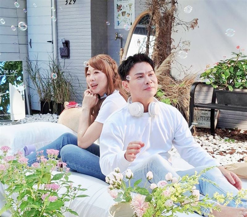 歐陽樂邀甲子慧合作新歌。（圖／比佛利影音多媒體提供）