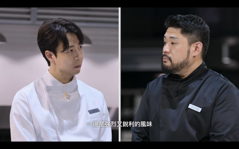 《黑白大廚2》第10集是料理怪物(右)對上孫鍾元(左),爭奪最後七強位置。(圖/翻攝自Netflix)