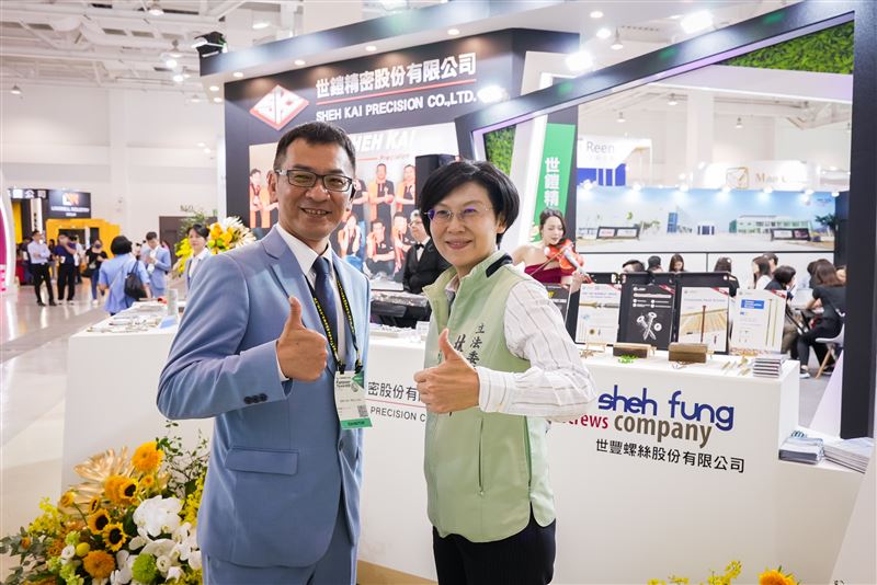 起造新高雄！林岱樺拋「一纜二塔三黃金」AI自駕車導覽、軍工三支箭，目標年賺千億觀光財