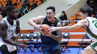 基隆黑鳶首秀奪勝　周儀翔解釋7失誤又吞T